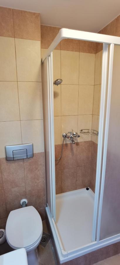 Apartmani Neva Supetar Exterior foto