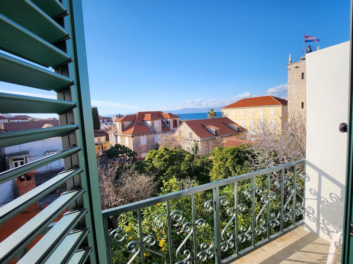 Apartmani Neva Supetar Exterior foto