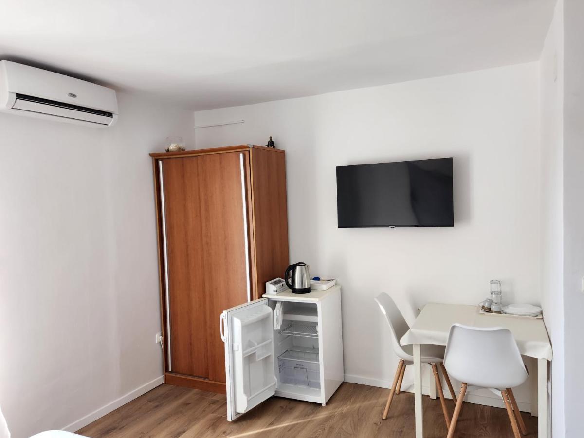 Apartmani Neva Supetar Exterior foto