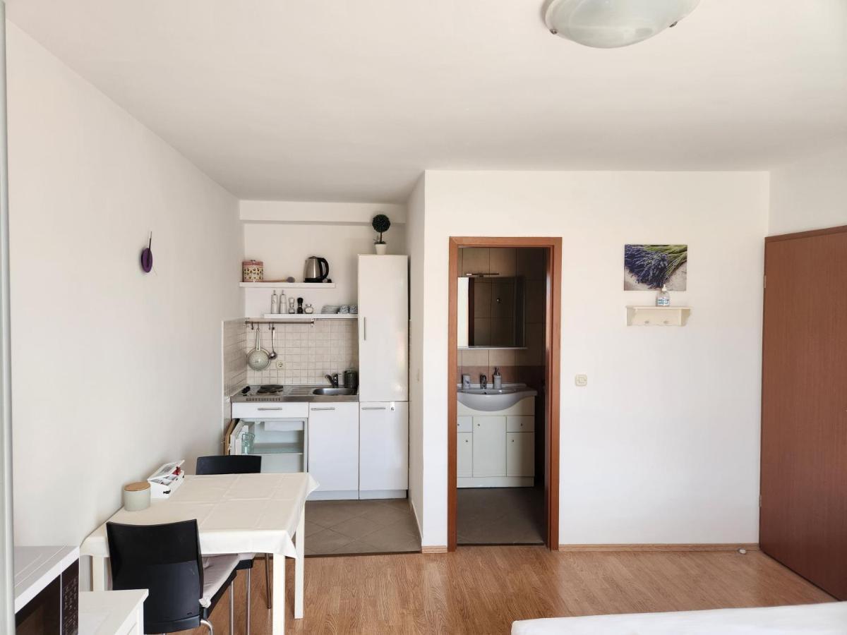 Apartmani Neva Supetar Exterior foto
