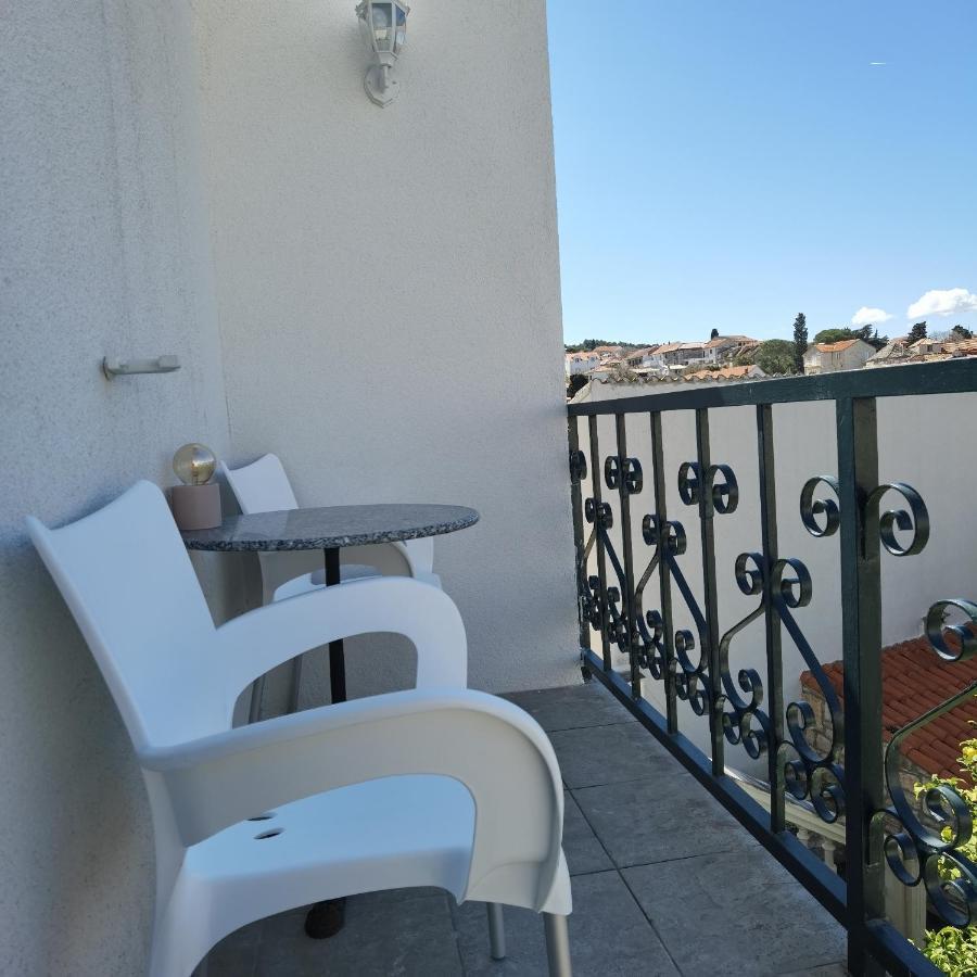 Apartmani Neva Supetar Exterior foto